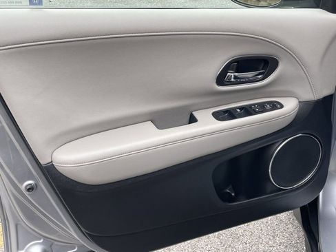 Used 2017 Honda HR-V EX-L image 12