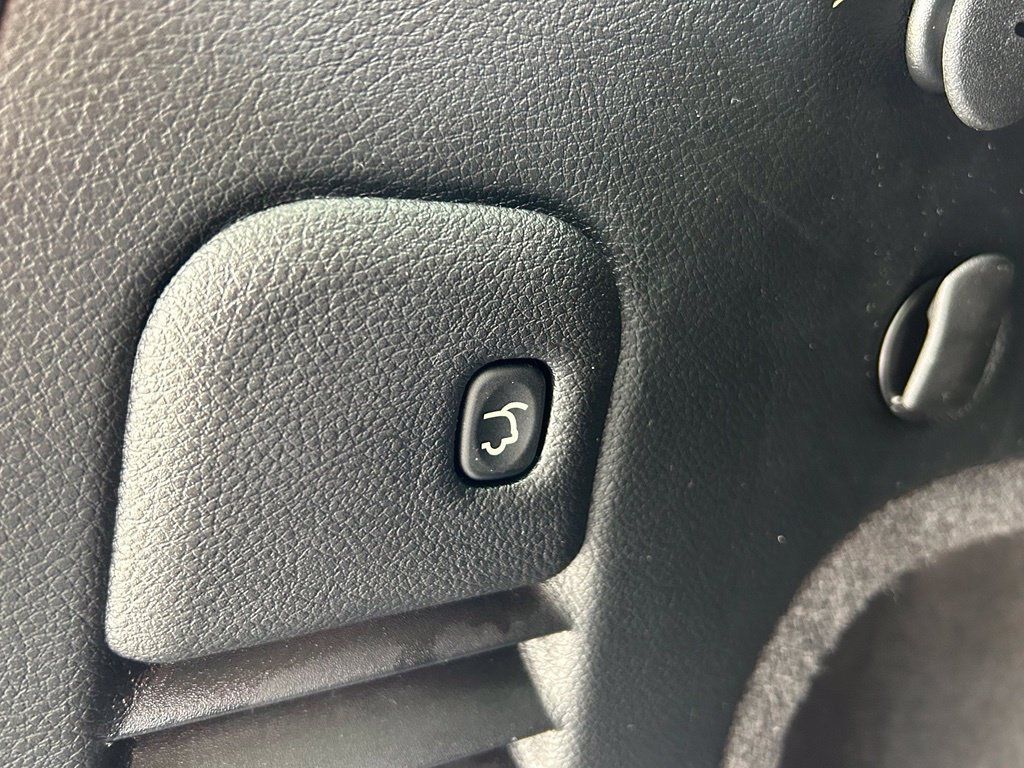 Certified 2019 Jeep Grand Cherokee Laredo w/ Laredo X Package RWD image 37