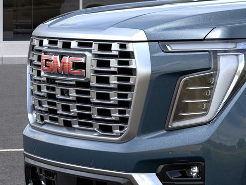 New 2026 GMC Yukon Denali w/ Advanced Technology Package AWD/4WD image 13