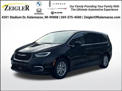 Used 2024 Chrysler Pacifica Touring-L