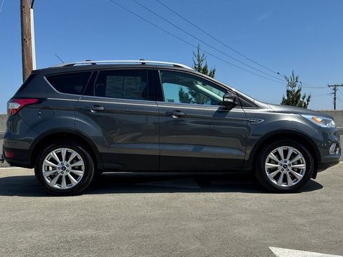 Used 2017 Ford Escape Titanium AWD/4WD image 3