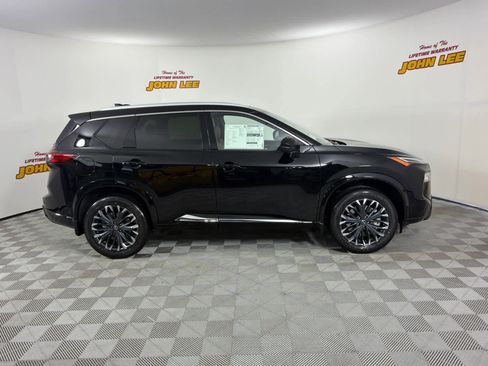 New 2026 Nissan Rogue Platinum w/ Tech Package AWD/4WD image 7
