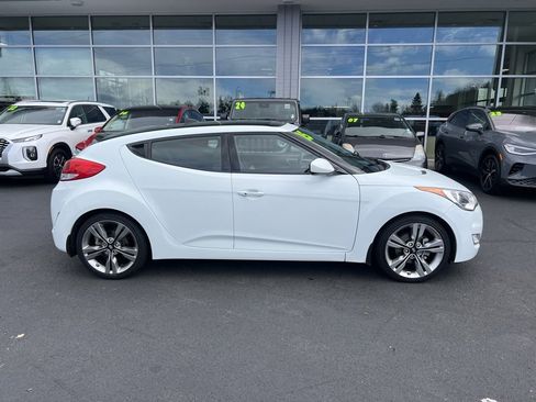 Used 2015 Hyundai Veloster w/ Option Group 03 image 6