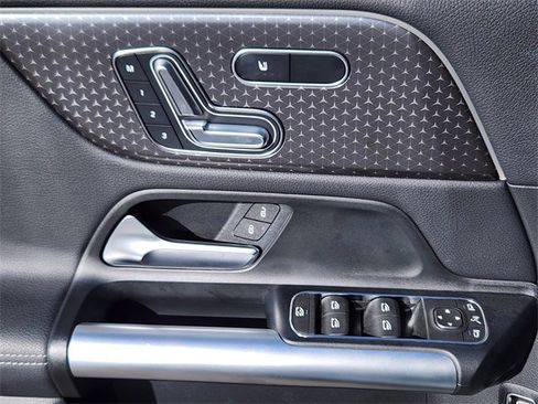 Certified 2025 Mercedes-Benz GLA 250 4MATIC image 11