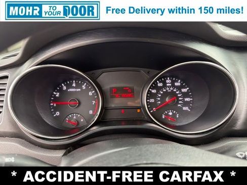 Used 2018 Kia Sedona LX FWD image 17