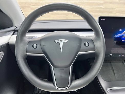 Used 2025 Tesla Model Y Long Range AWD/4WD image 22