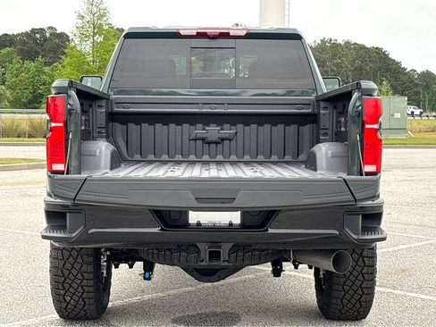 New 2026 Chevrolet Silverado 2500 ZR2 image 18