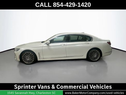 Used 2021 BMW 740i w/ Premium Package RWD image 2