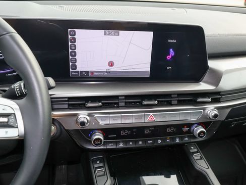 Used 2025 Kia Telluride S FWD image 18