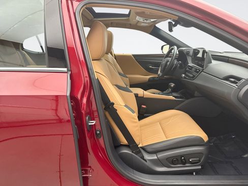 Used 2025 Lexus ES 350 w/ Luxury Package image 17