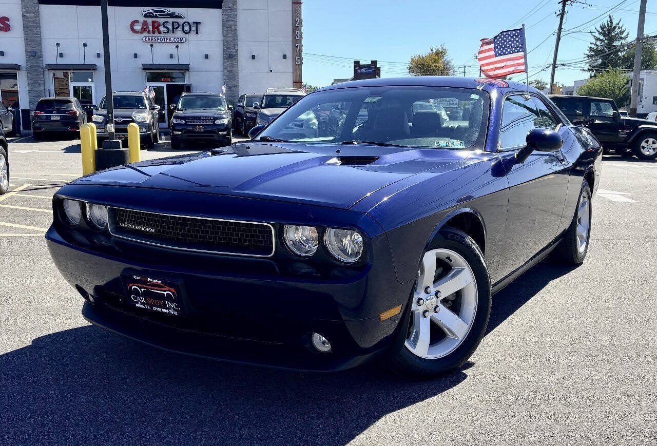 Used 2014 Dodge Challenger SXT Plus RWD image 1