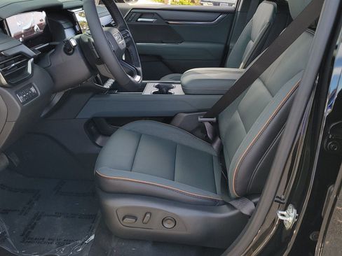 New 2026 GMC Acadia AT4 w/ Luxury Package image 6