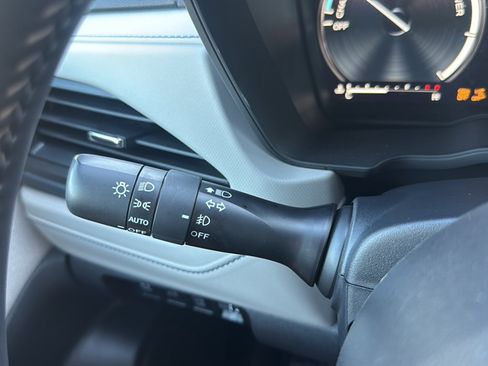 Used 2025 Subaru Forester Premium w/ Protection Package (1PH) AWD/4WD image 30