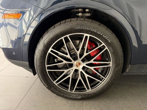 Used 2025 Porsche Cayenne S image 10
