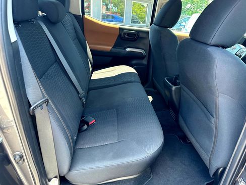 Used 2017 Toyota Tacoma SR5 image 23