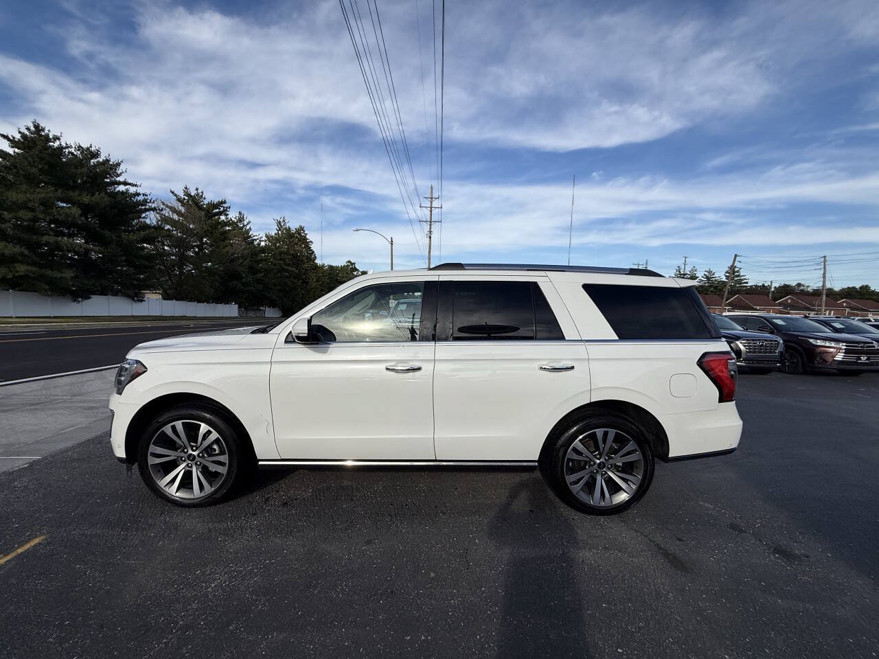 Used 2020 Ford Expedition Limited w/ Equipment Group 302A AWD/4WD image 4