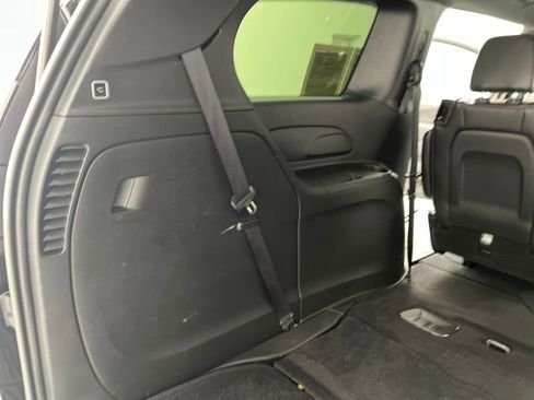 Used 2025 Chrysler Pacifica Select FWD image 37