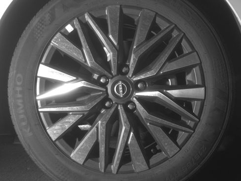 Used 2025 Nissan Altima 2.5 SV FWD image 13