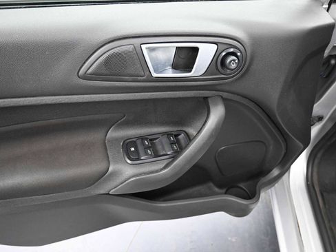 Used 2016 Ford Fiesta SE w/ Cold Weather Package FWD image 18