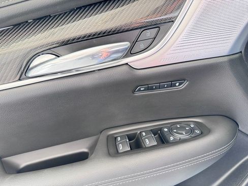 Certified 2025 Cadillac XT6 Sport AWD/4WD image 24