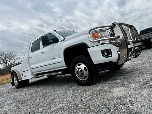 Used 2015 GMC Sierra 3500 Denali w/ Duramax Plus Package image 36