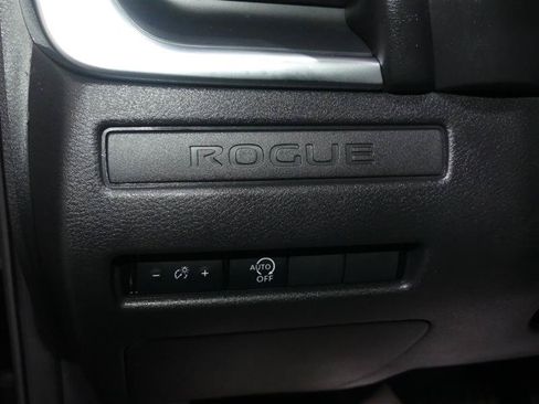 Used 2023 Nissan Rogue S FWD image 29
