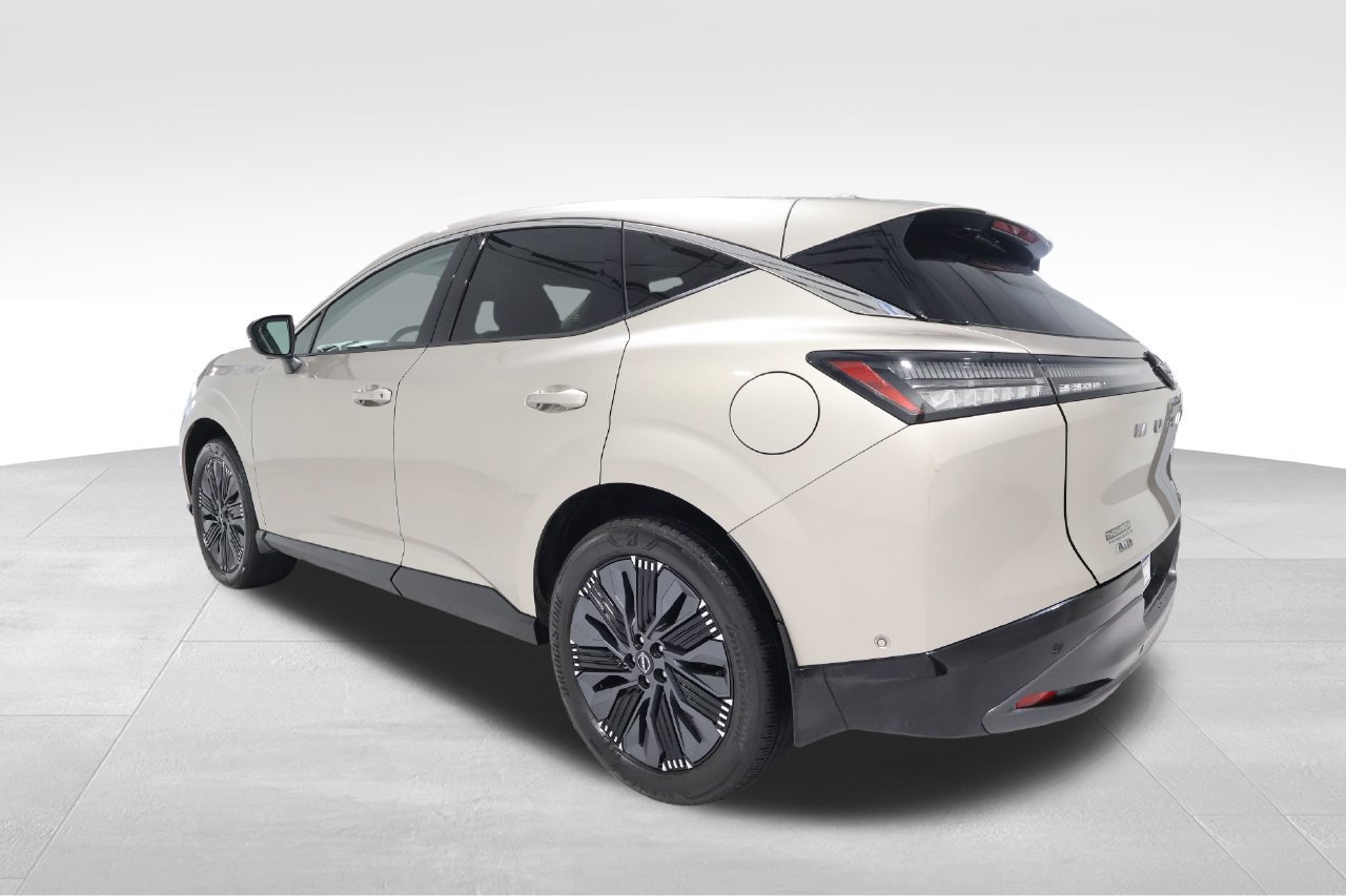 Used 2025 Nissan Murano Platinum w/ Cargo Package AWD/4WD image 2