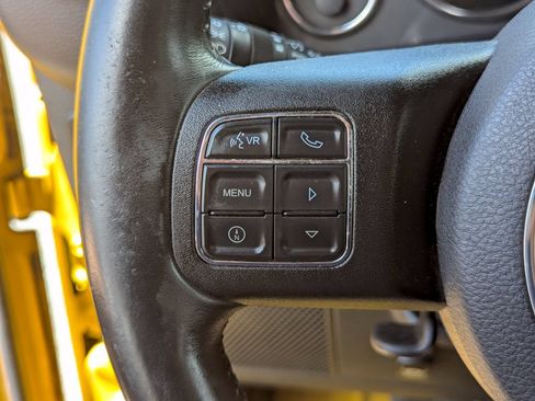 Used 2015 Jeep Wrangler Unlimited Rubicon w/ Connectivity Group AWD/4WD image 25
