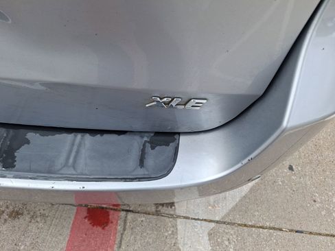 Used 2014 Toyota Sienna XLE image 12