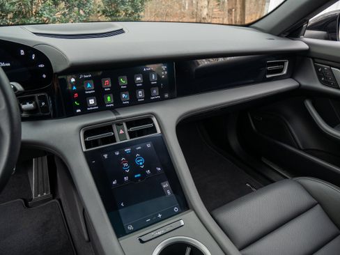 Used 2025 Porsche Taycan 4S image 24