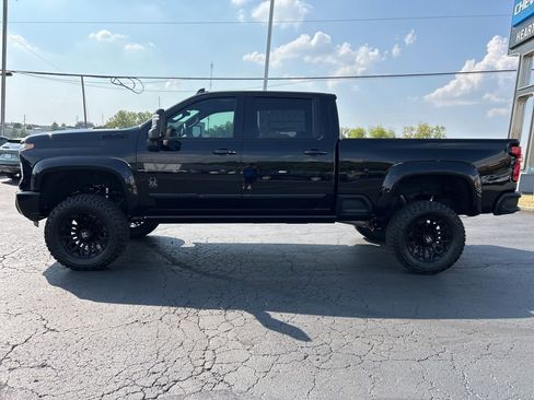 New 2025 Chevrolet Silverado 2500 High Country w/ High Country Premium Package AWD/4WD image 9