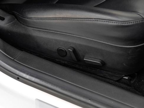 Used 2018 Tesla Model 3 Mid Range image 40