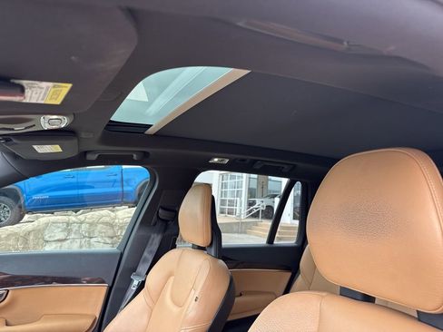 Used 2016 Volvo XC90 T6 Momentum w/ Momentum Plus Package image 12