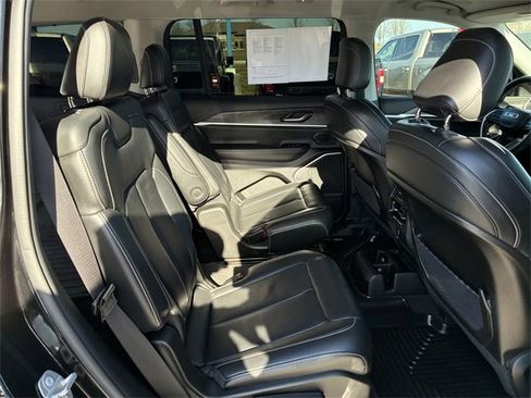 Used 2021 Jeep Grand Cherokee L Limited w/ MOPAR Finishing Package image 16