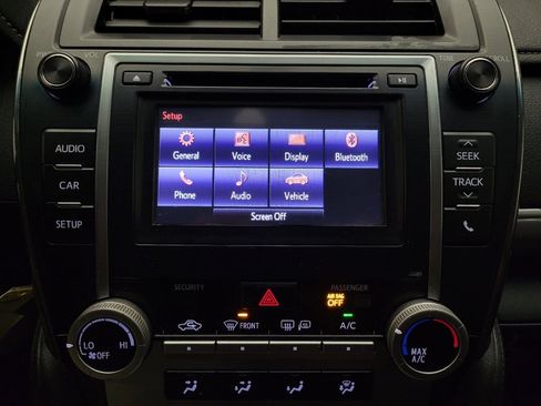 Used 2014 Toyota Camry SE image 25