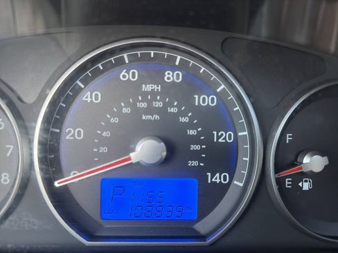 Used 2011 Hyundai Santa Fe Limited AWD/4WD image 25