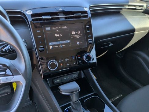 Used 2024 Hyundai Tucson SE image 22
