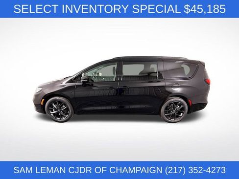 New 2026 Chrysler Pacifica Select w/ S Appearance Package FWD image 4