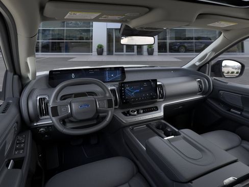 New 2026 Ford Expedition Max Platinum w/ Driver's Package AWD/4WD image 9