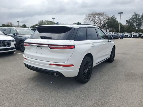 New 2025 Lincoln Corsair Reserve w/ Equipment Group 202A image 4