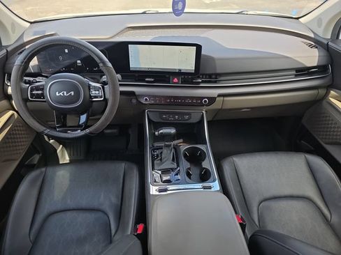 Used 2025 Kia Carnival SX FWD image 13