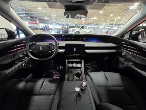 New 2026 Lincoln Nautilus Reserve image 21