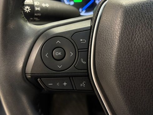 Used 2023 Toyota Venza LE image 14