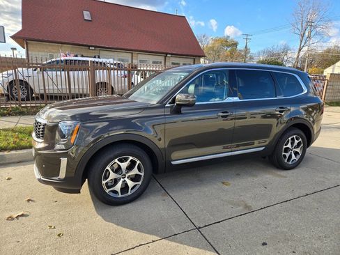 Used 2022 Kia Telluride EX image 8