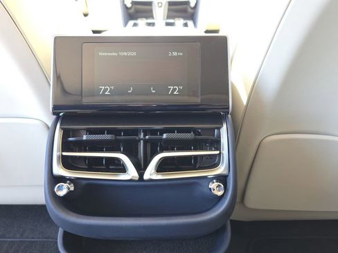 New 2025 Bentley Flying Spur Plug-In Hybrid image 35