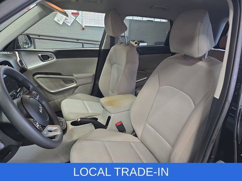 Used 2023 Kia Soul LX image 15