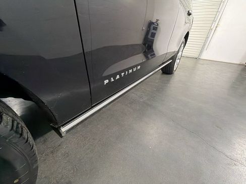 Used 2019 Ford Expedition Platinum RWD image 32