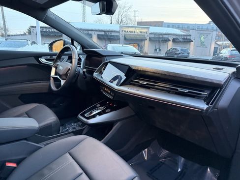 Used 2023 Audi Q4 e-tron Premium Plus w/ Premium Plus image 19