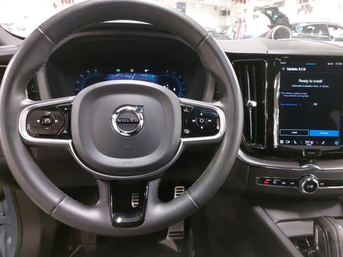 Used 2022 Volvo XC60 B6 R-Design w/ Advanced Package image 17