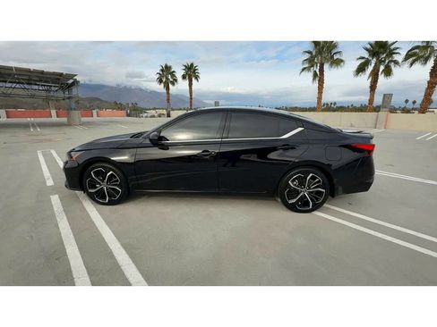 Used 2023 Nissan Altima 2.5 SR w/ SR Premium Package image 5